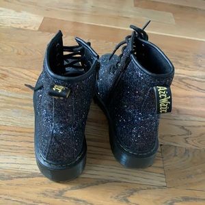 Dr Martens 1460 GLITTER Y  SIZE 6
